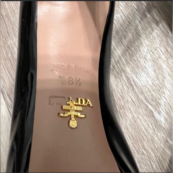 Prada peptoe Patent Leather Pumps are a size 8. - Picture 8 of 8